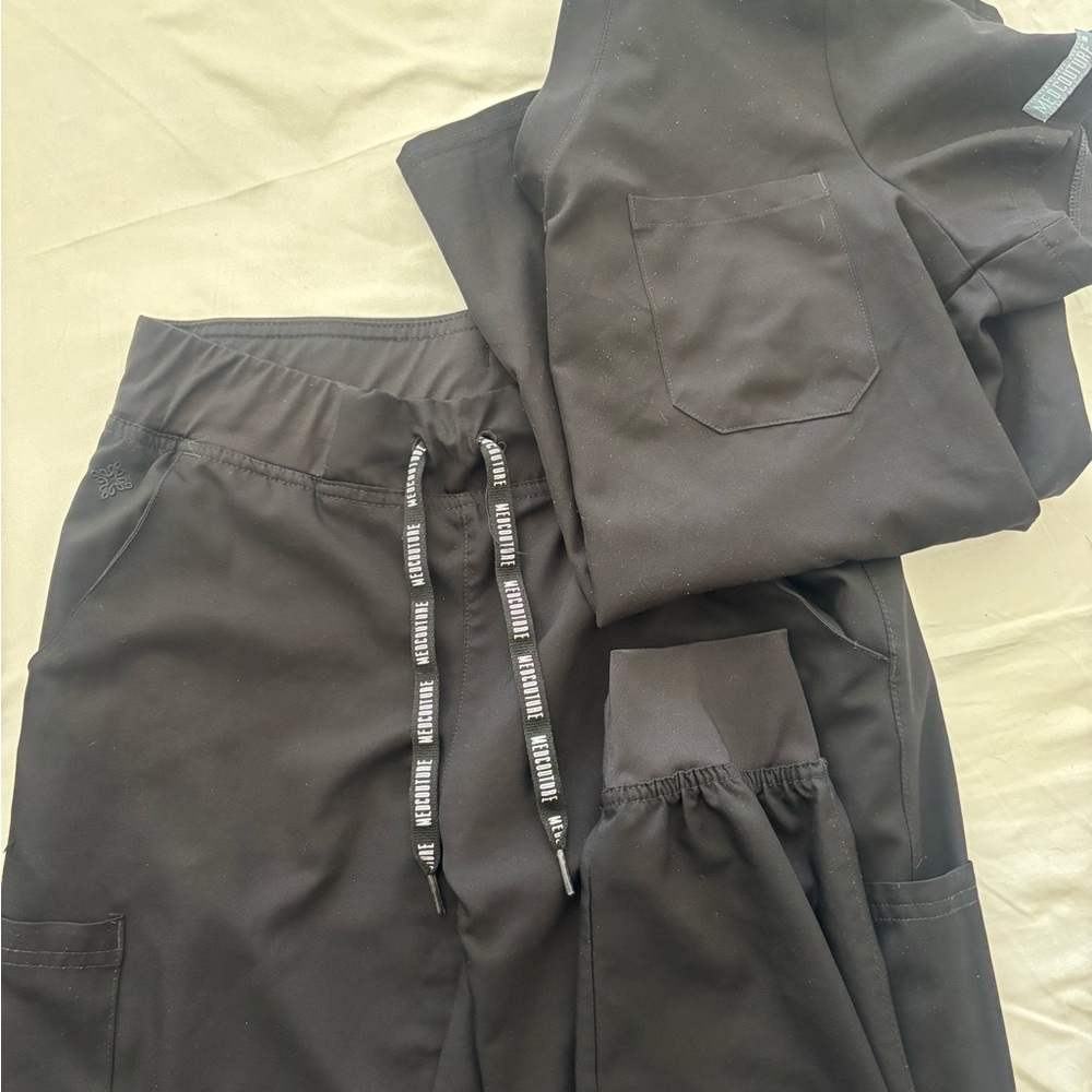 Medcouture XS black scrub set